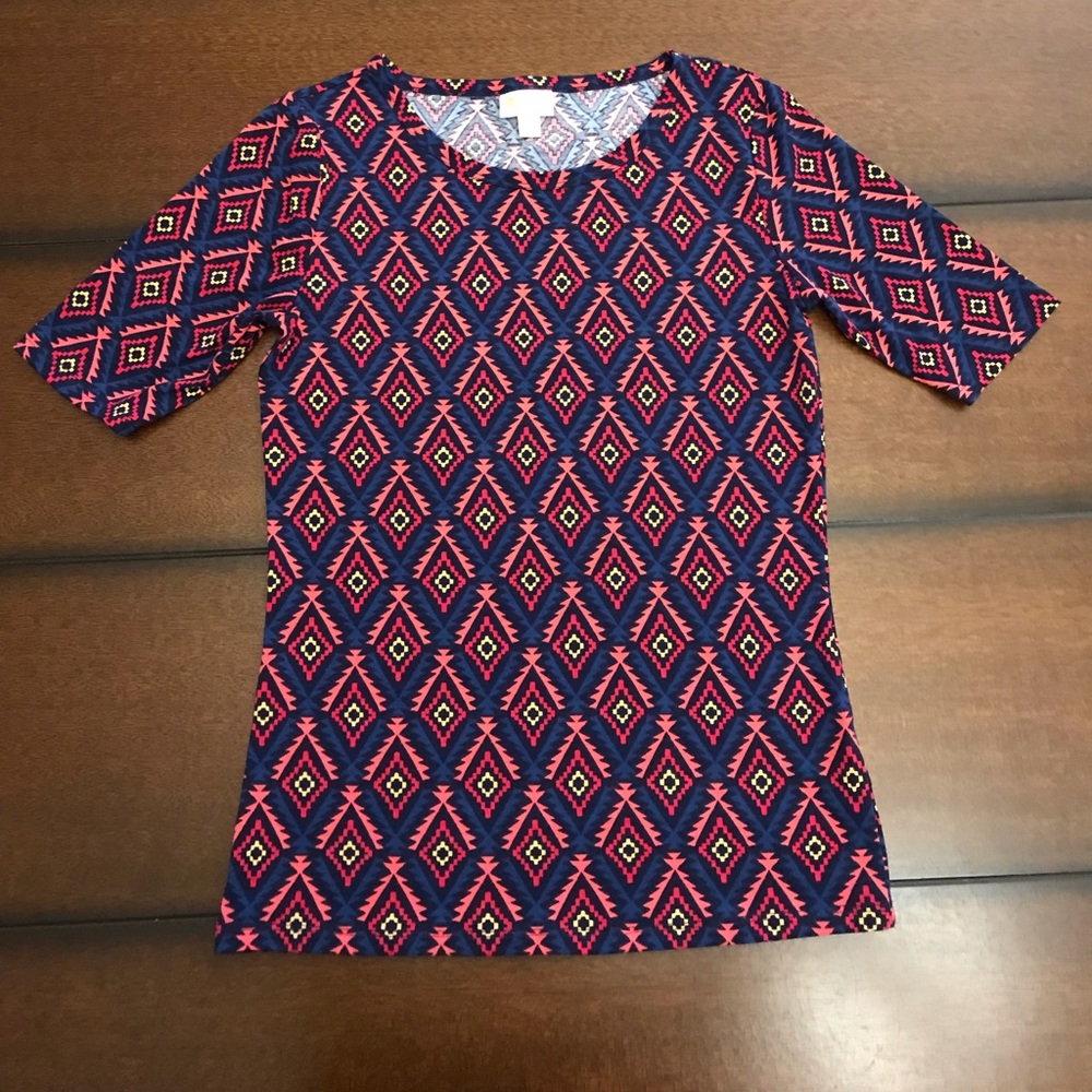 LuLaRoe NWOT Gigi Top